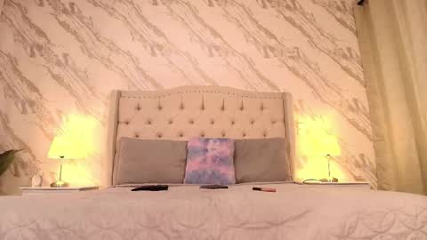 Snapshot of wanda__nova chatting on 12/16/25, 09:31 Wanda online show from 12/16/25, 09:31