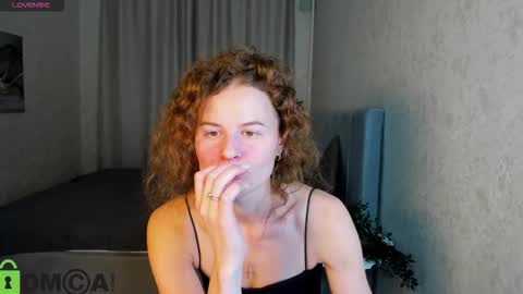 Snapshot of wanda_gomez chatting on 10/06/25, 01:52 Wanda online show from 10/06/25, 01:52