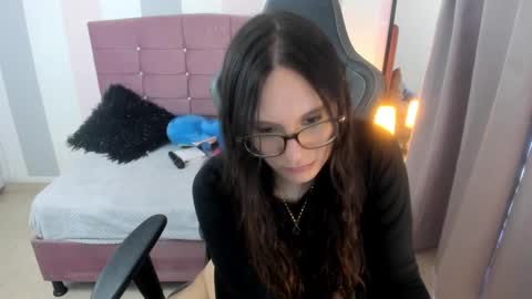 Snapshot of wanda_sg chatting on 09/25/25, 06:33 Alexandra online show from 09/25/25, 06:33