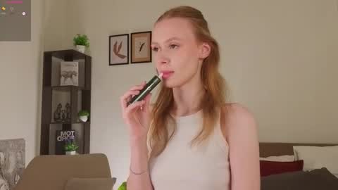 Emi online show from 09/18/25, 11:29