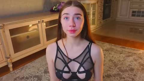 hello guys im Lilian online show from 10/09/25, 02:42