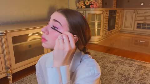 hello guys im Lilian online show from 10/11/25, 03:06