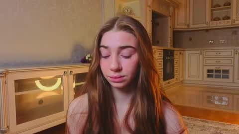 hello guys im Lilian online show from 10/13/25, 03:06