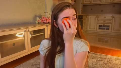 hello guys im Lilian online show from 11/26/25, 03:07