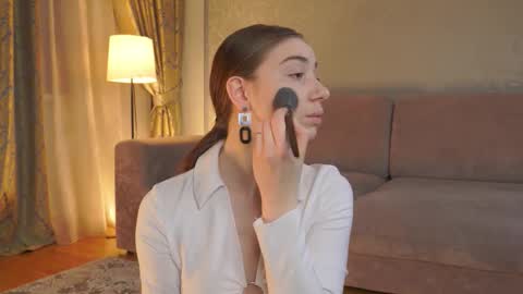 hello guys im Lilian online show from 02/06/26, 03:22