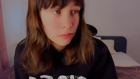 Betti online show from 11/30/25, 02:15