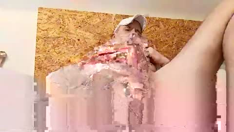 Snapshot of wankingnoah1234 chatting on 12/14/24, 09:29 edging noah loves to wank online show from 12/14/24, 09:29