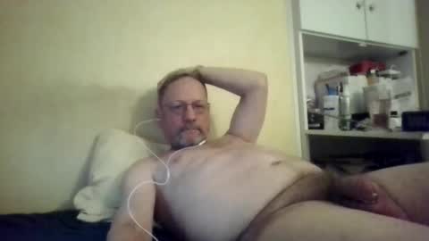 Snapshot of wanky357 chatting on 05/10/26, 08:58 Tibo Love online show from 05/10/26, 08:58
