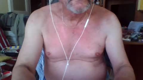 Snapshot of wanky357 chatting on 06/21/26, 05:37 Tibo Love online show from 06/21/26, 05:37