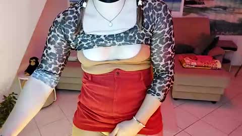 Snapshot of wannafeelitall chatting on 01/06/25, 01:42 Emilia inst  online show from 01/06/25, 01:42