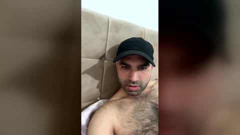 waqasshaukat762 online show from 04/18/26, 07:07