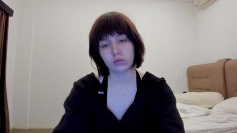 Snapshot of warm_june chatting on 12/11/24, 08:28 June online show from 12/11/24, 08:28