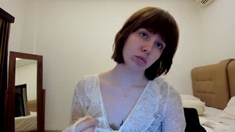 Snapshot of warm_june chatting on 12/24/24, 08:49 June online show from 12/24/24, 08:49