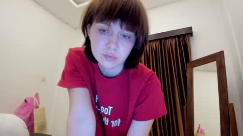 Snapshot of warm_june chatting on 12/29/24, 07:32 June online show from 12/29/24, 07:32