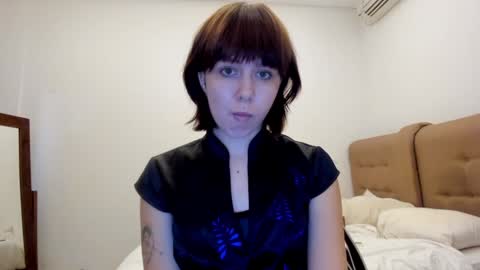 Snapshot of warm_june chatting on 01/02/25, 10:22 June online show from 01/02/25, 10:22