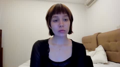 Snapshot of warm_june chatting on 01/16/25, 09:19 June online show from 01/16/25, 09:19