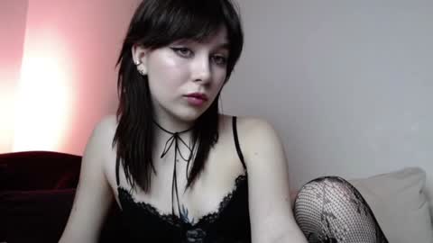 Snapshot of warm_june chatting on 01/17/25, 12:20 June online show from 01/17/25, 12:20