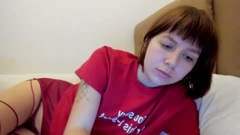 Snapshot of warm_june chatting on 01/22/25, 09:54 June online show from 01/22/25, 09:54