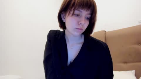 Snapshot of warm_june chatting on 01/27/25, 09:44 June online show from 01/27/25, 09:44