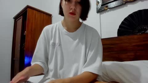 Snapshot of warm_june chatting on 03/04/25, 08:46 June online show from 03/04/25, 08:46