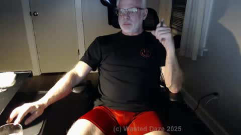 Snapshot of wasted_daze_ chatting on 02/13/25, 01:40 wasted_daze_ online show from 02/13/25, 01:40