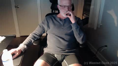 Snapshot of wasted_daze_ chatting on 02/19/25, 02:33 wasted_daze_ online show from 02/19/25, 02:33