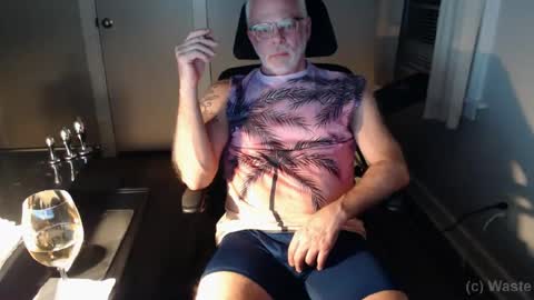 Snapshot of wasted_daze_ chatting on 09/25/25, 02:15 wasted_daze_ online show from 09/25/25, 02:15