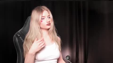 waterfallwoods online show from 02/14/25, 04:41