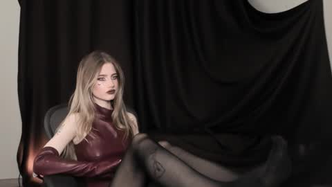 waterfallwoods online show from 12/21/25, 08:43