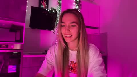 Snapshot of watergirl_ chatting on 12/03/24, 10:29 Im saving up for a new car help me online show from 12/03/24, 10:29