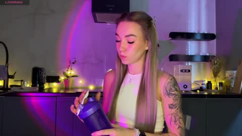 Snapshot of watergirl_ chatting on 12/13/24, 07:47 Im saving up for a new car help me online show from 12/13/24, 07:47