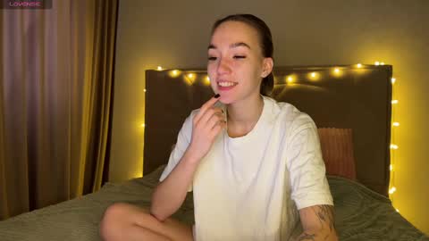 Snapshot of watergirl_ chatting on 12/25/24, 06:41 Im saving up for a new car help me online show from 12/25/24, 06:41