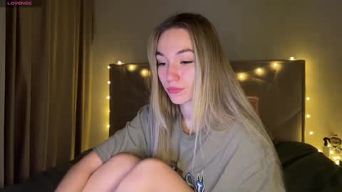 Snapshot of watergirl_ chatting on 01/24/25, 12:09 Im saving up for a new car help me online show from 01/24/25, 12:09