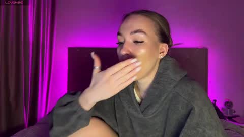 Snapshot of watergirl_ chatting on 03/07/25, 03:08 Im saving up for a new car help me online show from 03/07/25, 03:08