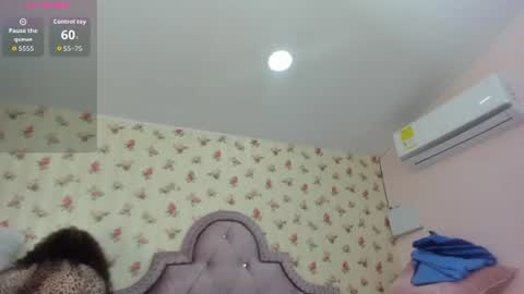 Snapshot of watson_crystal00 chatting on 06/18/26, 02:10 Milf Latina online show from 06/18/26, 02:10