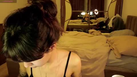 Mina online show from 12/02/24, 06:54