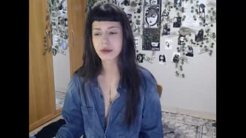 Mina online show from 09/19/25, 03:19