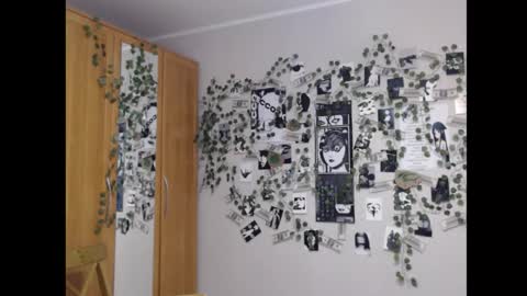 Mina online show from 09/29/25, 04:28