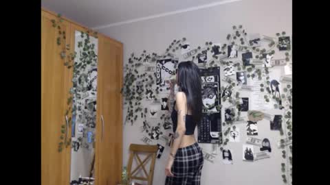 Mina online show from 10/13/25, 07:36