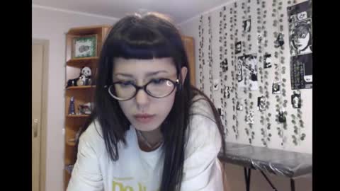 Mina online show from 11/14/25, 07:45