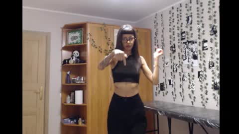 Mina online show from 11/17/25, 03:51