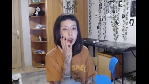 Mina online show from 02/22/26, 06:50