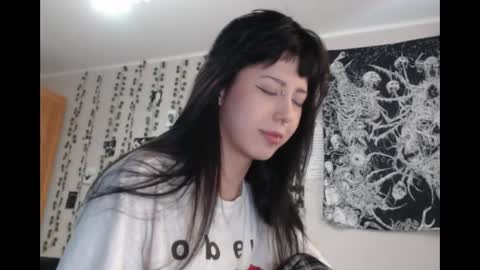Snapshot of wavy_nights chatting on 05/16/26, 02:16 Mina online show from 05/16/26, 02:16