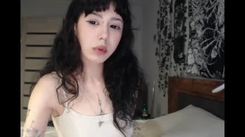 Snapshot of wavy_nights chatting on 07/04/26, 07:53 Mina online show from 07/04/26, 07:53