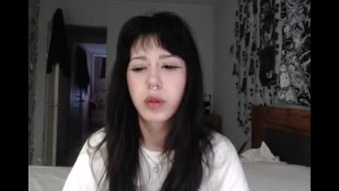 Snapshot of wavy_nights chatting on 07/11/26, 04:10 Mina online show from 07/11/26, 04:10
