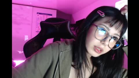Snapshot of wavy_nights chatting on 07/23/26, 12:35 Mina online show from 07/23/26, 12:35