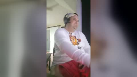 Snapshot of waynecotty chatting on 07/15/26, 11:10 WayneCotty online show from 07/15/26, 11:10