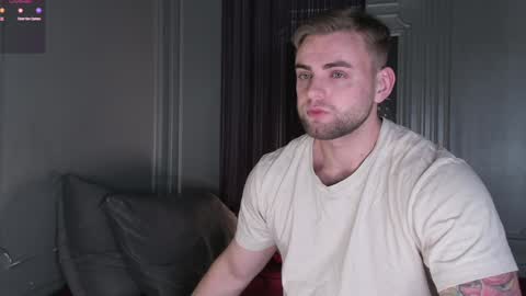 Snapshot of waynemiller_ chatting on 12/15/24, 02:16 Wayne online show from 12/15/24, 02:16