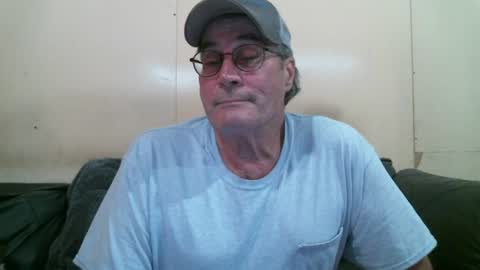 Snapshot of wbfarm chatting on 06/18/26, 04:57 WB Farm online show from 06/18/26, 04:57