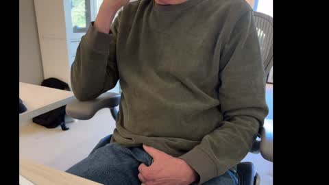 Snapshot of wdcsport chatting on 01/14/25, 02:32 Luvs To Play. online show from 01/14/25, 02:32